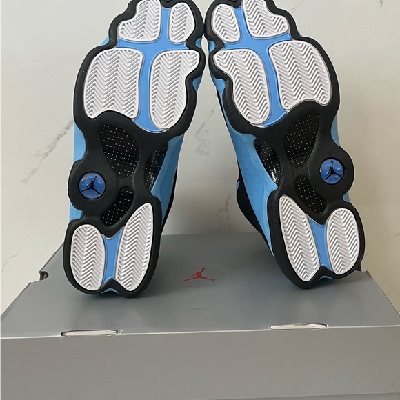 Air Jordan 13 - Picture 5 of 7